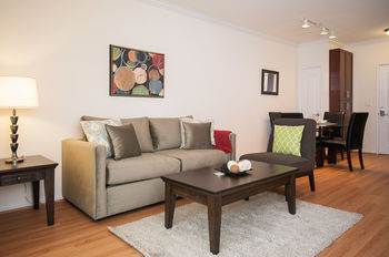 Sunshine At 909 West Temple Street Appartement